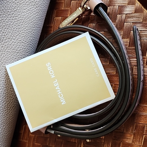 Michael Kors Leather Pink & Cream Shoulder Bag - Picture 6 of 12